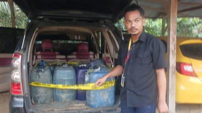 Satreskrim Polres Konawe Selatan Amankan Pengemudi Mobil Pengangkut BBM Subsidi Ilegal